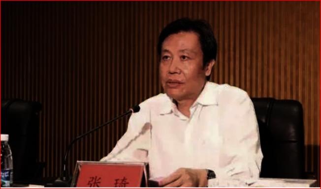 真實存在黃金屋?貪汙官員家藏「13.5頓黃金條」政府貪起來不手軟...網怕爆:超黑暗...