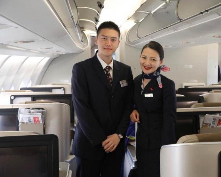 5歲時搭飛機遇到超正空姐!15年後「兩人巧合重逢」關係居然變成了_:太神奇了!