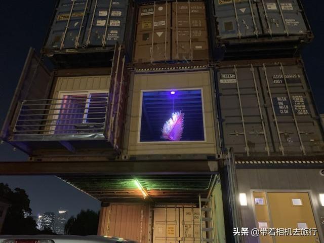 想蓋自己的房子？他用「11個貨櫃蓋出自己的城堡」屋內裝潢超炫炮：以為在電影裡面！