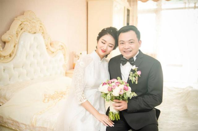 越南「21歲超高顏值選美小姐」嫁大自己19歲的富商...竟引網怒：男方外貌平平根本不配！