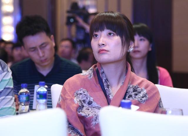 娶到她少奮鬥三十年！37歲單身女富豪「千億資產無人繼承」爸爸急抱孫...網暴：讓我來！