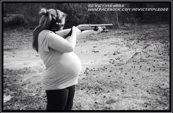 史上最強孕婦！懷孕八個月竟手持「AR-15步槍」殺爆歹徒成功救出被綁架的老公...