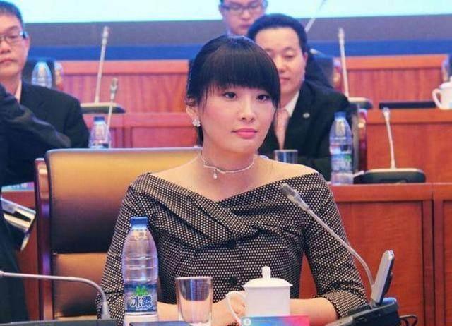 娶到她少奮鬥三十年！37歲單身女富豪「千億資產無人繼承」爸爸急抱孫...網暴：讓我來！