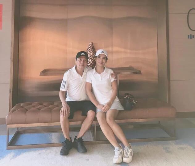 魯男的最佳表率！33歲男苦追17歲女孩「堅持做這件事」還生了4個小孩：羨慕季妒恨！