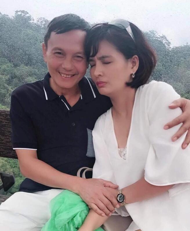 魯男的最佳表率！33歲男苦追17歲女孩「堅持做這件事」還生了4個小孩：羨慕季妒恨！