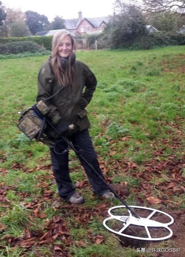 英國一對夫婦...從地下挖掘到「巨額寶藏」價值數千萬元！真是幸運到讓人無法想像！