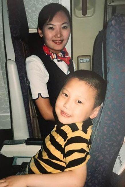 5歲時搭飛機遇到超正空姐!15年後「兩人巧合重逢」關係居然變成了_:太神奇了!