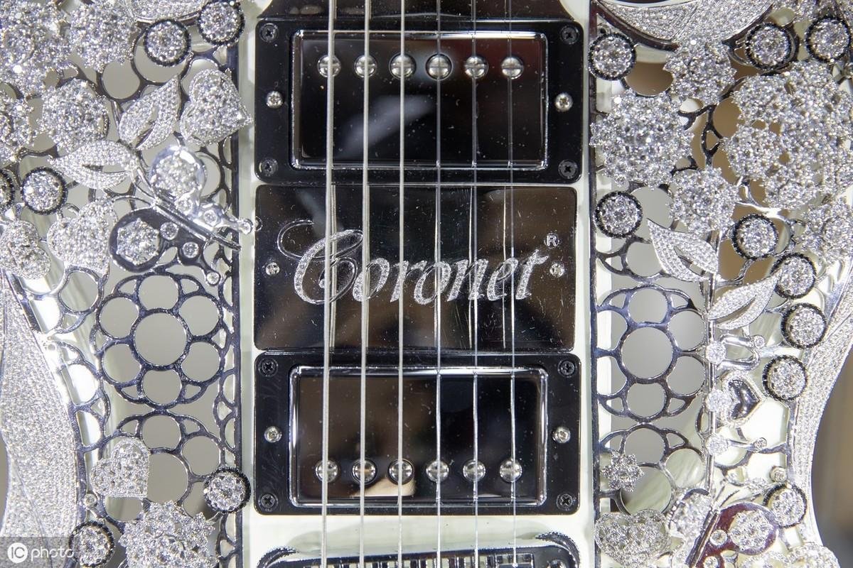 上海博覽會驚見天價吉他!超級奢華「鑲鑽400克拉鑽石」要價5千多萬!貧窮限制了想像...