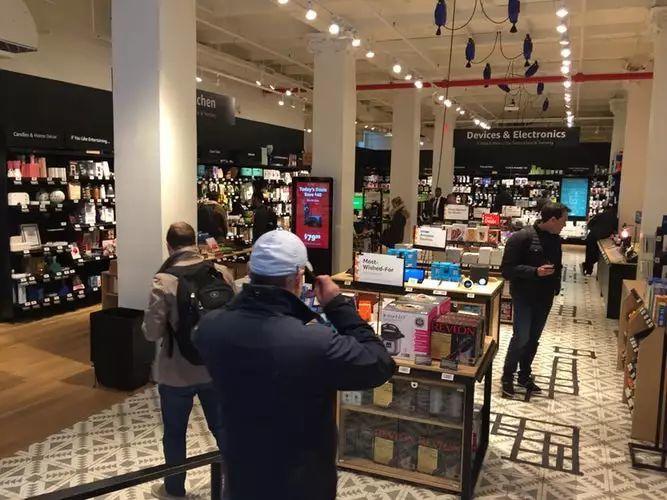 最強的網拍網站亞馬遜有實體店了!實際探訪竟引發網友暴動...:沒有最便宜只有更便宜