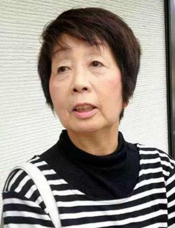 这个老太太叫chisako kakehi,65岁,为人开朗有活力.