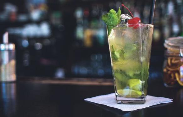 醫生嚴重警告！！！早晨起來最最不該吃的三種東西！餓著去上班也別吃