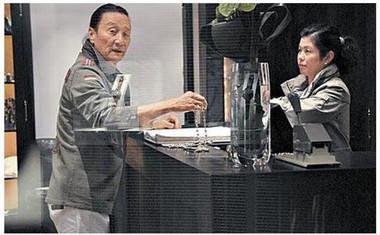 謝賢80歲近照曝光,打起人來下手真狠,小女友為什麼不要孩子?