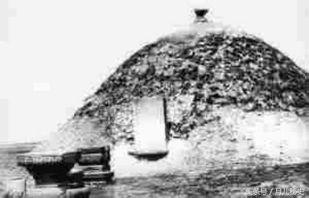 李鴻章墓被炸開，發現兩塊30斤重金磚，專家鑒定過後一聲嘆息