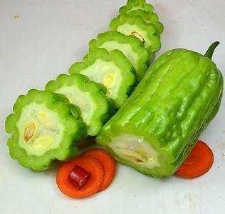 苦瓜雖然可以抗癌，可這3類人卻不能吃，需要遠離苦瓜！