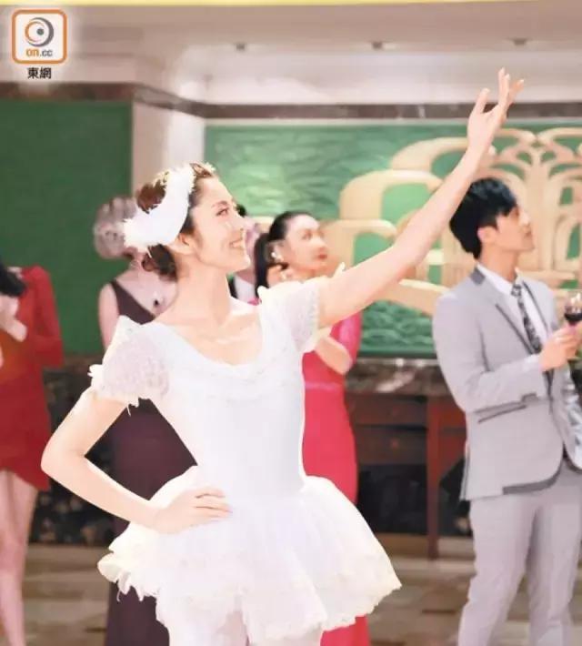 她是最拜金的港女OL 學藝精通TVB要力捧哦！