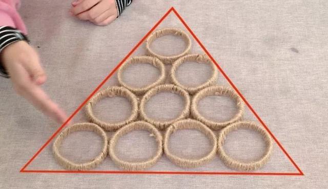 這個小媳婦太能了!只用一個水瓶就把絲巾襪子收納整齊