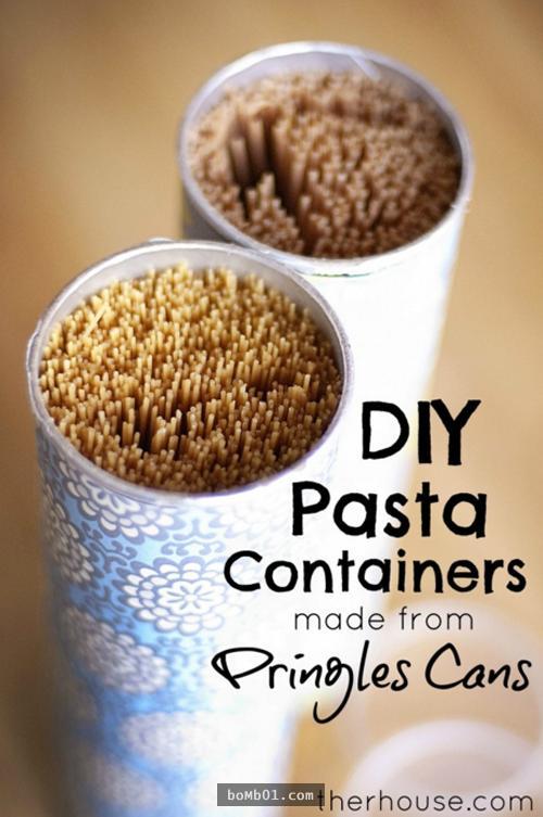 她切開吃完的品客並放到廁所，知道它的妙用後所有女生都驚嘆「我怎麼沒早點想到這招」？！ 