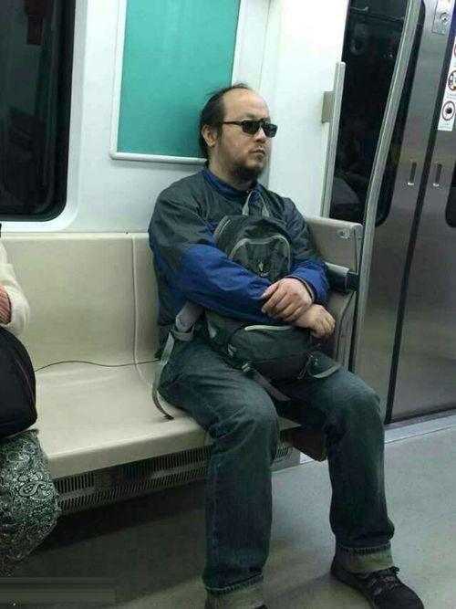 王菲前夫竇唯落魄，李亞鵬嚴重禿頂，只有謝霆鋒變成了這樣