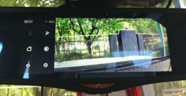 和女友野炊，她內急我去車內，記錄儀中後方畫麵，嚇的我轟油門飛走