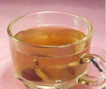 她因長期吸菸得了肺癌！一杯茶竟然把她的肺部清的乾乾淨淨！（一定要轉發,轉發可以救很多人!)