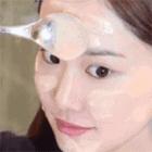 Usianya 46 thn tapi teman lelakinya ingat dia 23 thn! Setiap hari dia sapu...