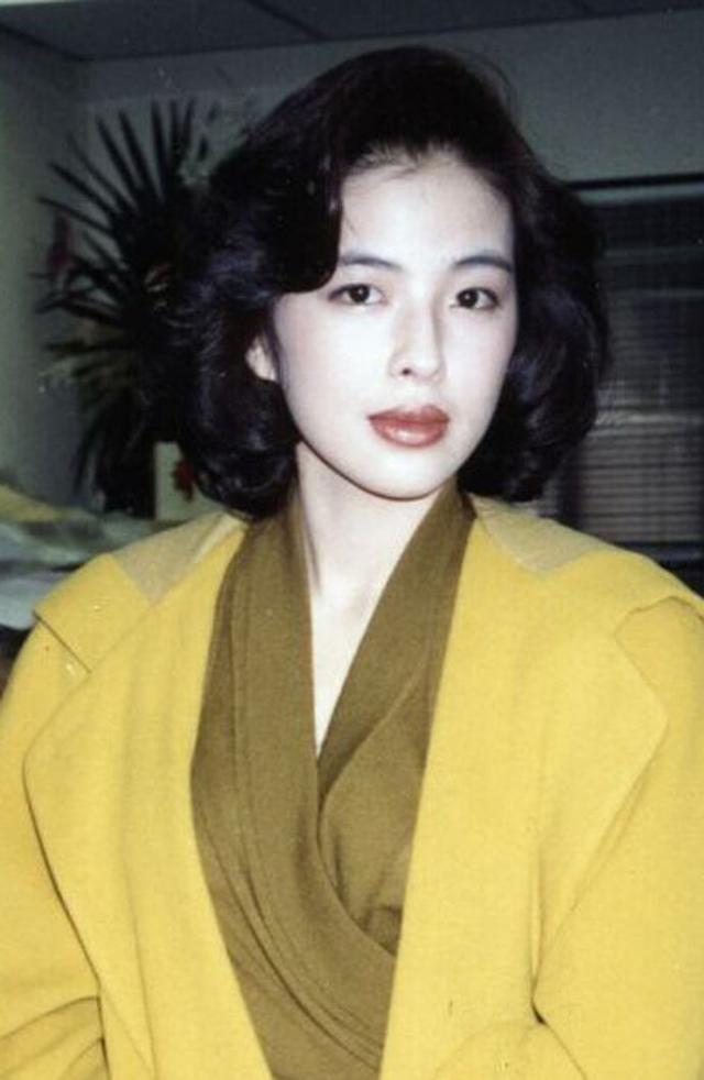 56歲張學友妻子近照曝光，雖命運坎坷卻一生幸運，如今生活成這模樣