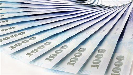 他月薪4萬「只用5年存了200萬」！作業員分享自己的「存錢方法」讓大家都流淚了...