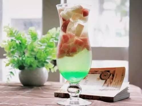 愛喝冷飲的都悠著點！教你幾招健康的喝冷飲秘訣！
