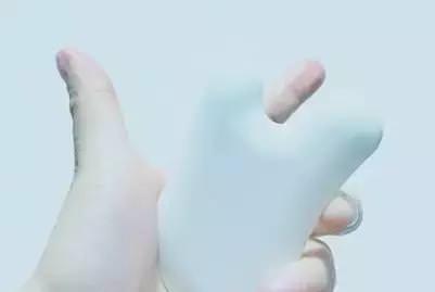 老中醫一絕:每天刮這裡，經絡通了，百病不侵！肩頸不痛了，腰不痠腿不疼了，偏頭疼也好了！