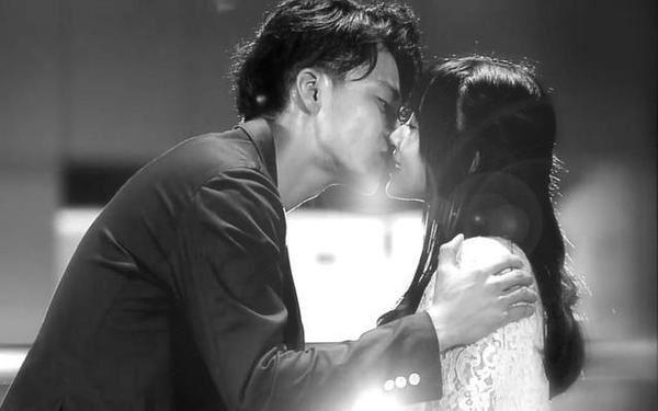 我車禍截肢，老婆不離不棄，突然看到手機屏幕一亮，我嚇癱崩潰