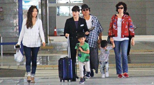 65歲洪金寶腳患復發,需抽取體內物質自救,醫生要求休息半年