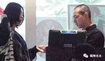 妻子被吐槽丑，他依然不離不棄，大婚請來半個娛樂圈明星！