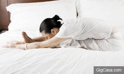 速看!臨睡前「這一招」全身酸痛都沒了!尤其「第二個動作」一定要學,實在太驚人了...