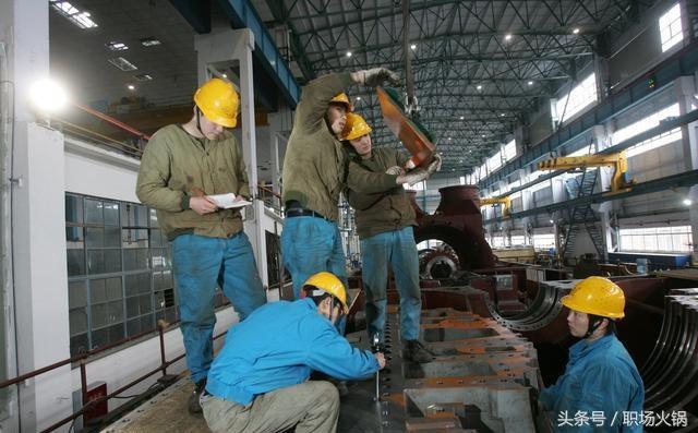 老員工請假照顧老娘被罰600元，老闆逼其離崗，5天後損失200萬！