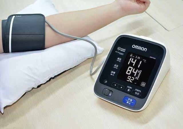 高血壓再饞這幾物,也別常碰!當心貪吃血壓飈升,意外隨時發生