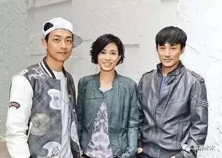妻子被吐槽丑，他依然不離不棄，大婚請來半個娛樂圈明星！