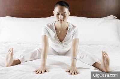速看!臨睡前「這一招」全身酸痛都沒了!尤其「第二個動作」一定要學,實在太驚人了...