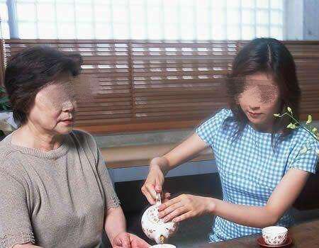 婚後媽突然叫我少回娘家，我覺得有問題，請假回去後，說不出話