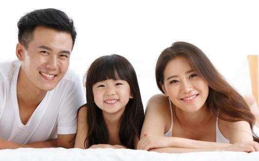 小舅子借走10萬五年沒還，他結婚我給個薄紅包，他成全村笑柄