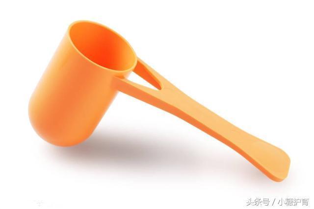 你知道「奶粉勺上有洞洞」是為何嗎？他分享「各種勺子正確用法」...原來是這麼一回事！