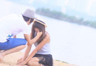 老婆車禍去世,我堅持不再娶,三年後我在另一座城市遇上她