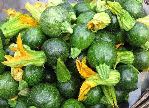 它抗癌比大蒜花椰菜還厲害，排毒比海帶更厲害，菜市場隨處可見，每天只需要5塊錢就可以排出十年毒！
