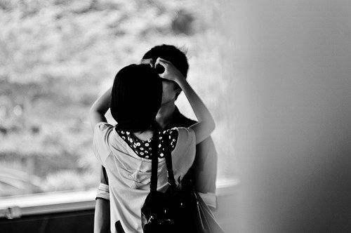 老婆車禍去世,我堅持不再娶,三年後我在另一座城市遇上她