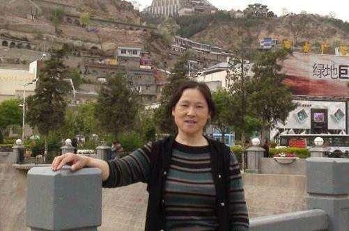準備帶丈母娘去旅遊，從兒子口中知道一事，我退了她的機票