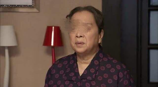 婚後媽突然叫我少回娘家，我覺得有問題，請假回去後，說不出話