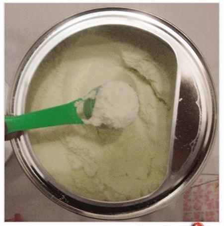 你知道「奶粉勺上有洞洞」是為何嗎？他分享「各種勺子正確用法」...原來是這麼一回事！