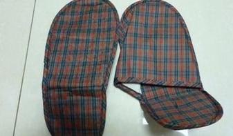 侄子接我過去住，侄媳婦熱情歡迎，進門侄子拿出一雙「舊拖鞋」給我穿，我激動落淚... -