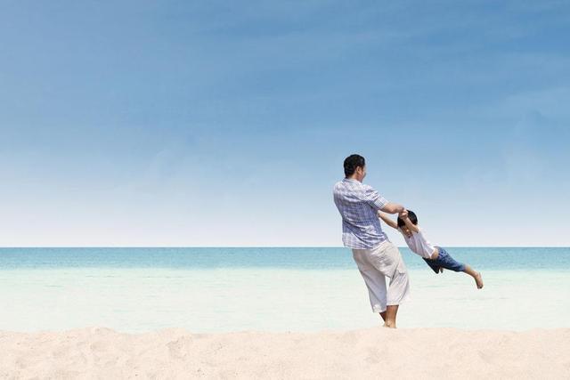 離婚後，我月月給兒子匯錢，想復婚添加前妻「微信」後，我嚇得趕緊懸崖勒馬！