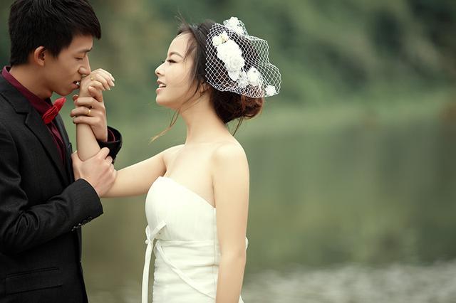 女兒結婚一個月就被趕出家門,親家拿出一張紙,我自扇耳光!