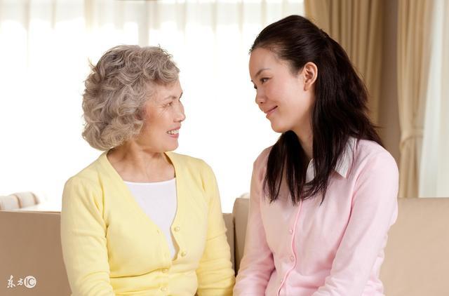 娘家爸媽來看外孫，婆婆做了一桌蘿蔔，老公一句話婆婆無言以對！